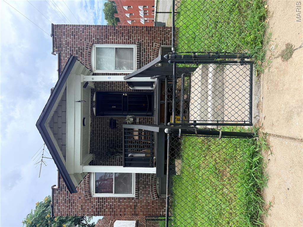 1901 Agnes Street — photo
