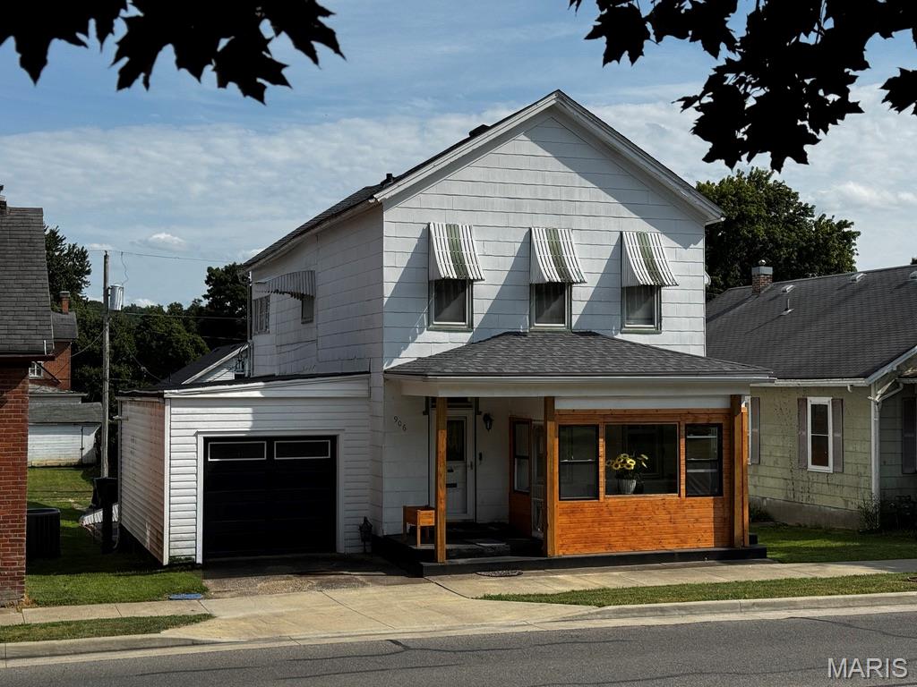 906 Georgia Street — photo