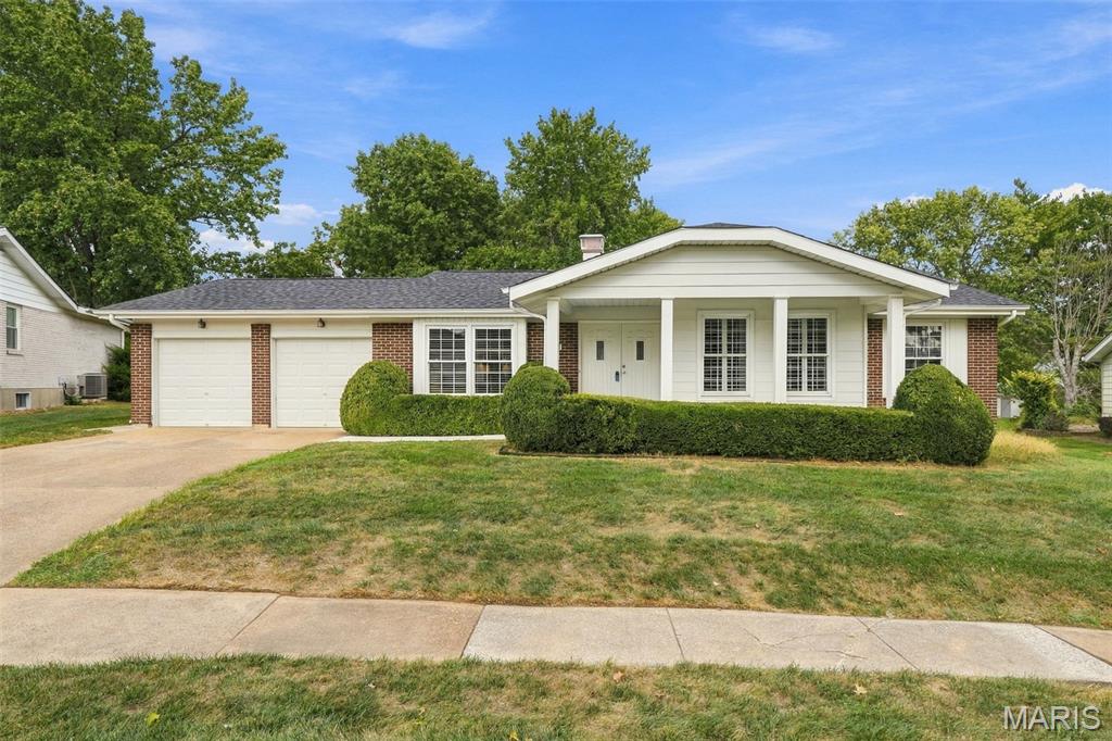 1230 Luray Drive — photo
