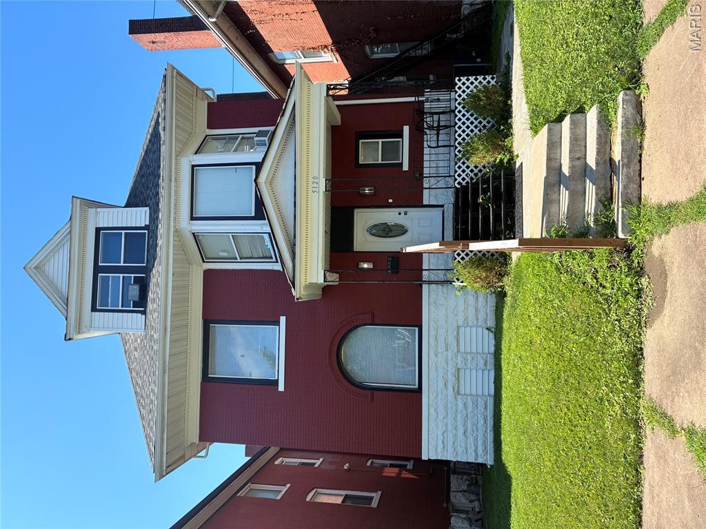 5120 Maple Avenue — photo