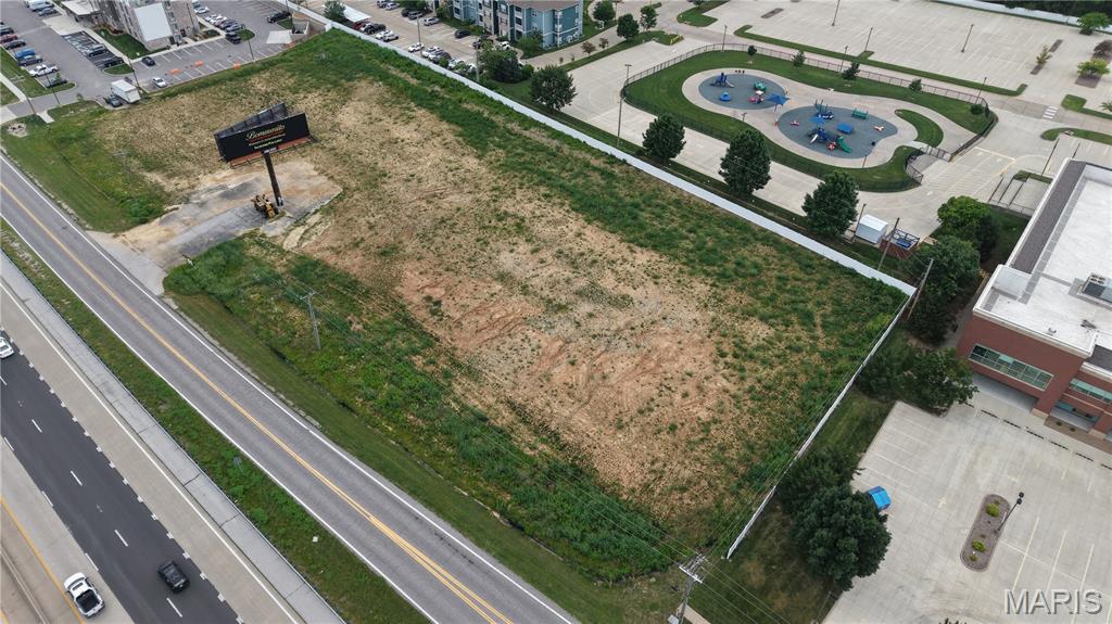 7870 Veterans Memorial Parkway — photo