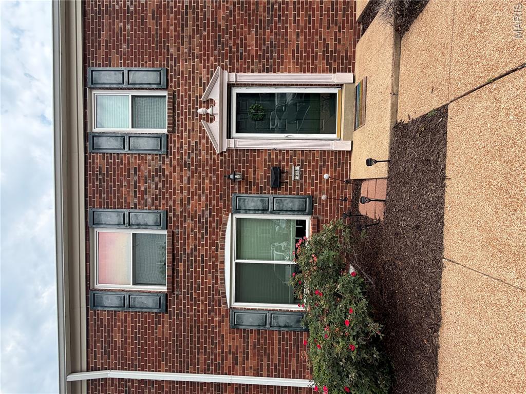 213 Charmers Court — photo
