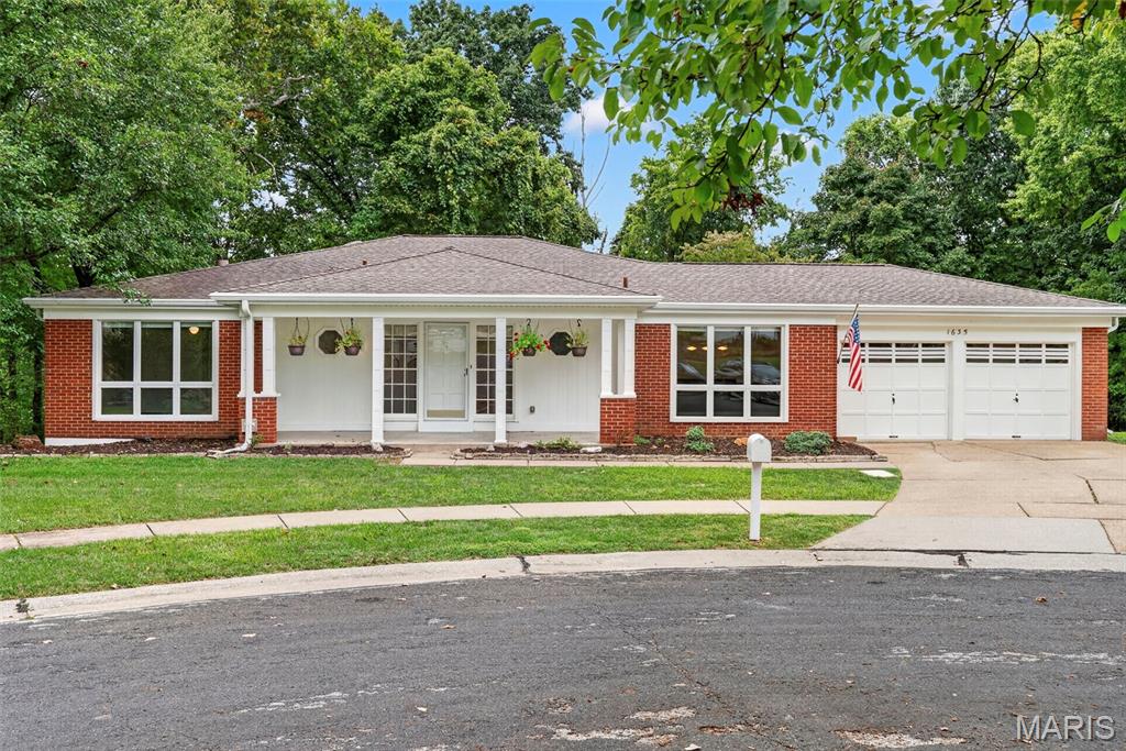 1635 Hobnail Court — photo