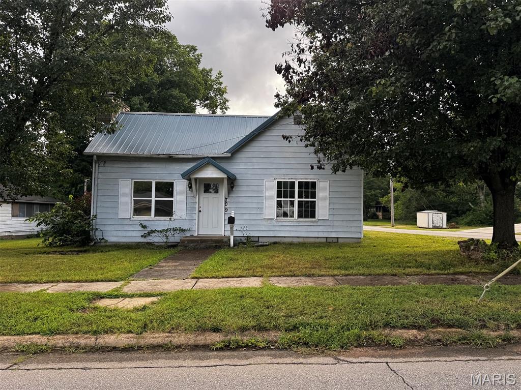 709 Walnut Street — photo