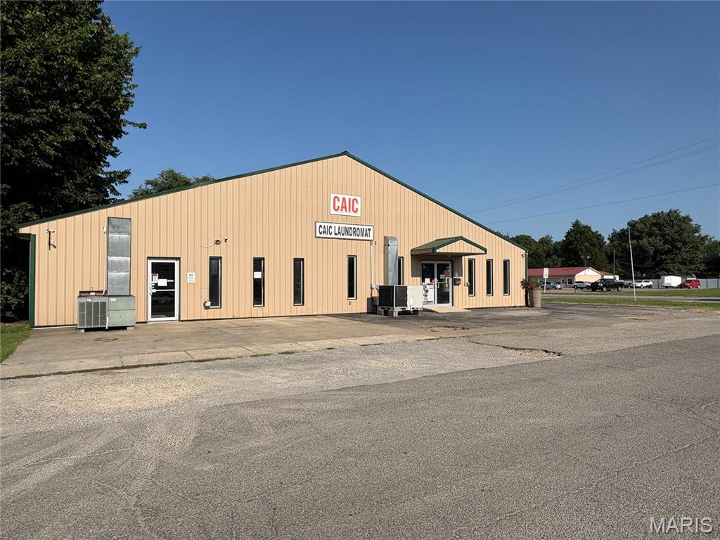 103 W US. Business Highway 60 — photo
