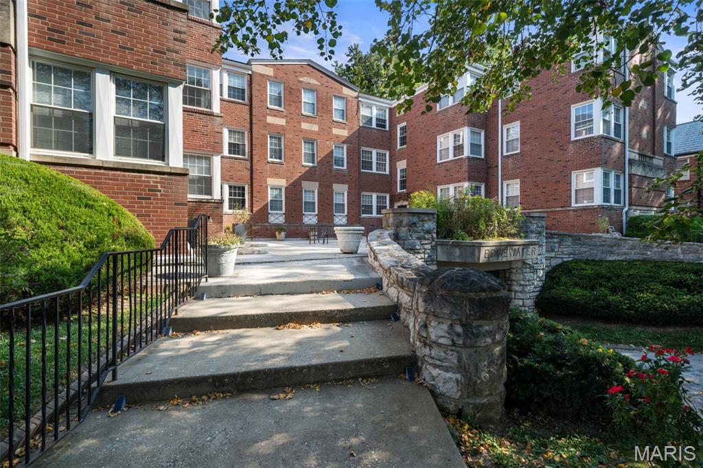 7563 Oxford Drive 3S — photo