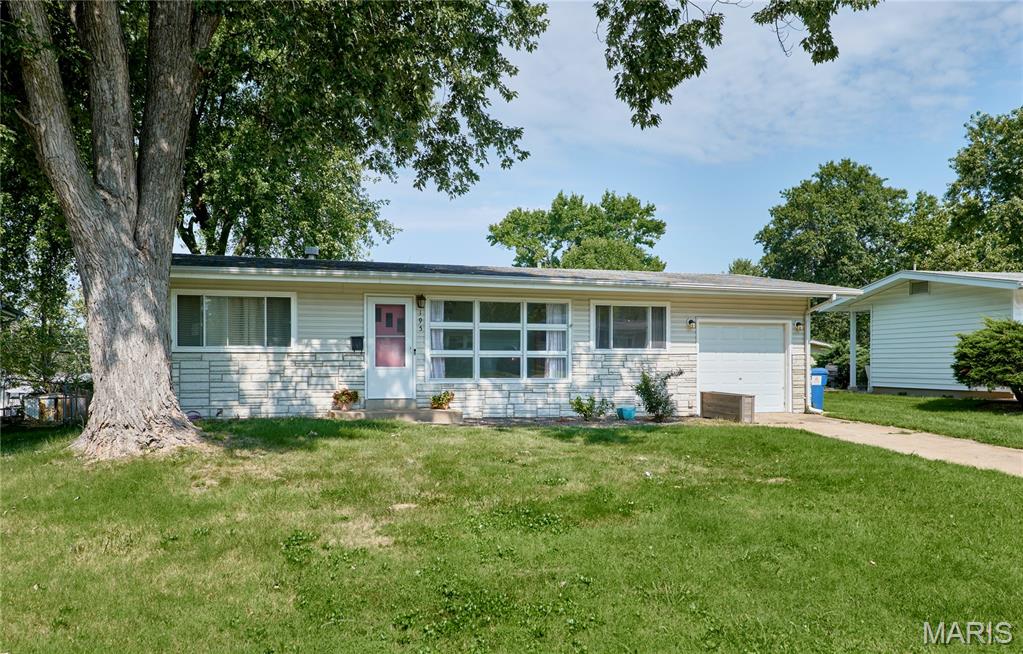 195 Grenoble Lane — photo