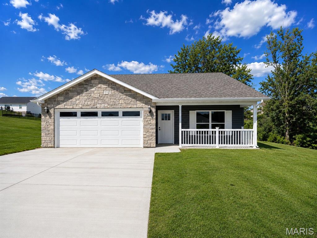 427 Cloverleaf Drive — photo