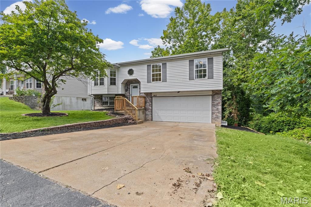 907 Guenzler Drive — photo