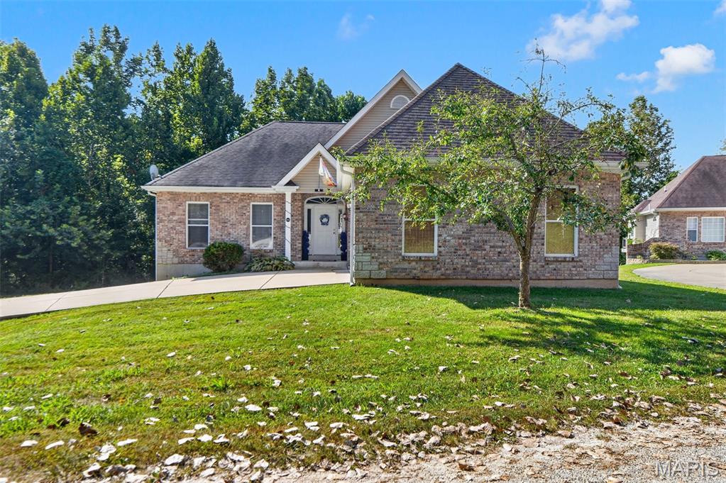 881 Riverview Drive — photo