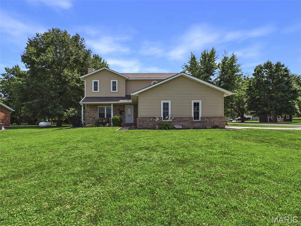 8504 Country Lane — photo