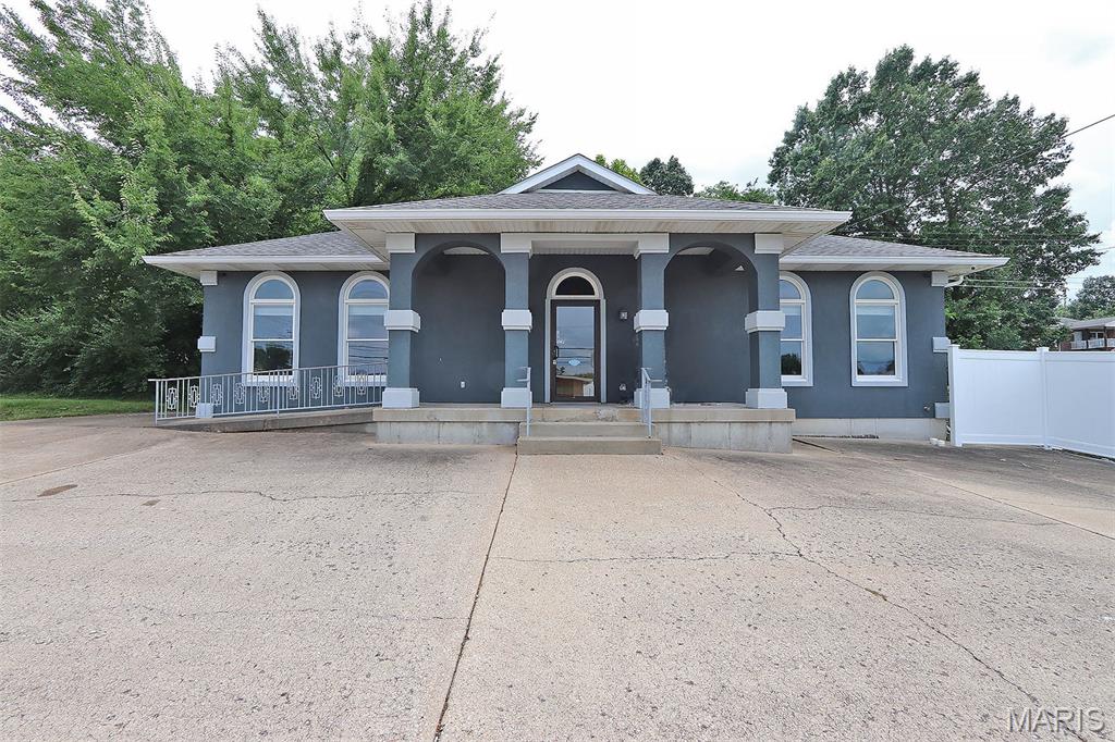 819 E Main Street — photo