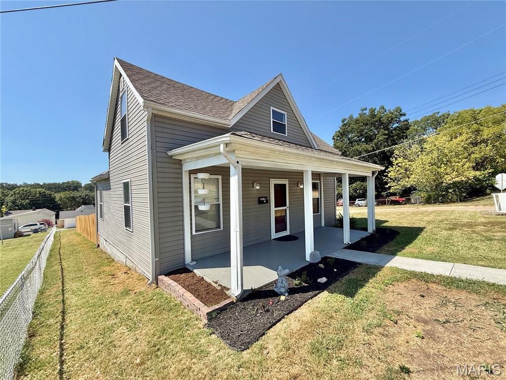 819 Stewart Street — photo