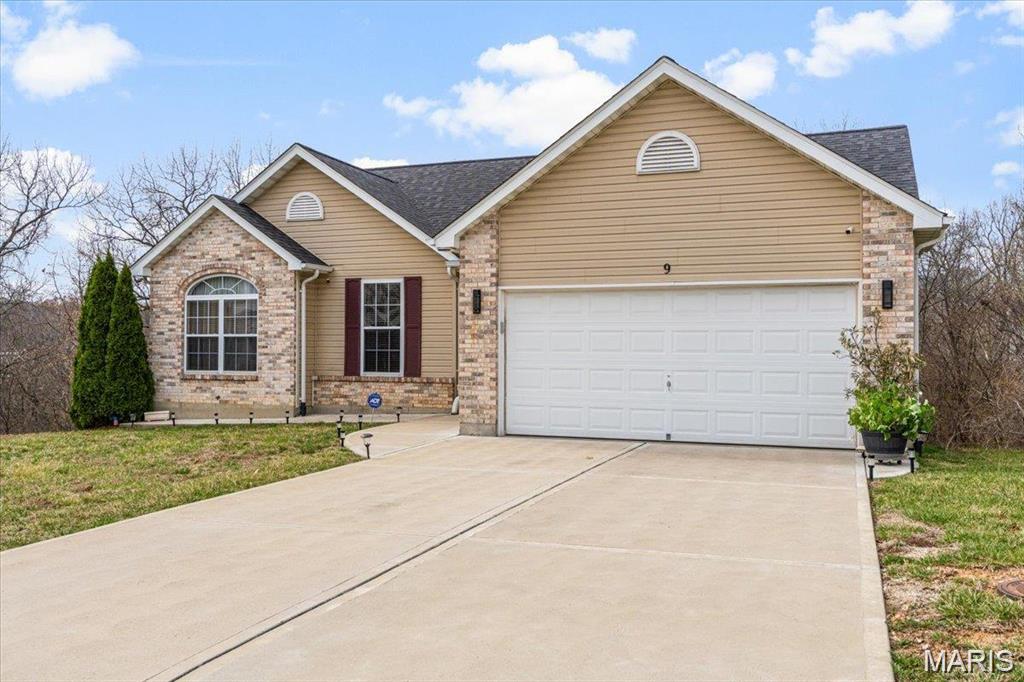 9 Amber Ridge Court — photo