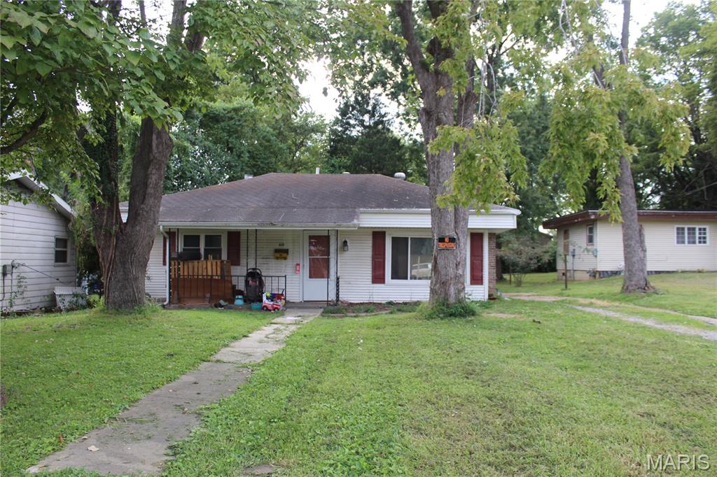 613 Albert Street — photo