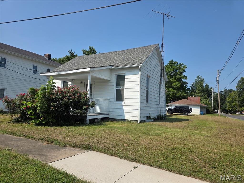 817 N Saint Louis Street — photo