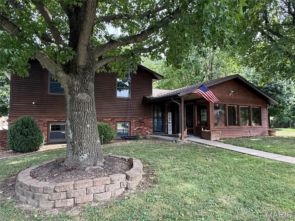 806 Charles Court — photo