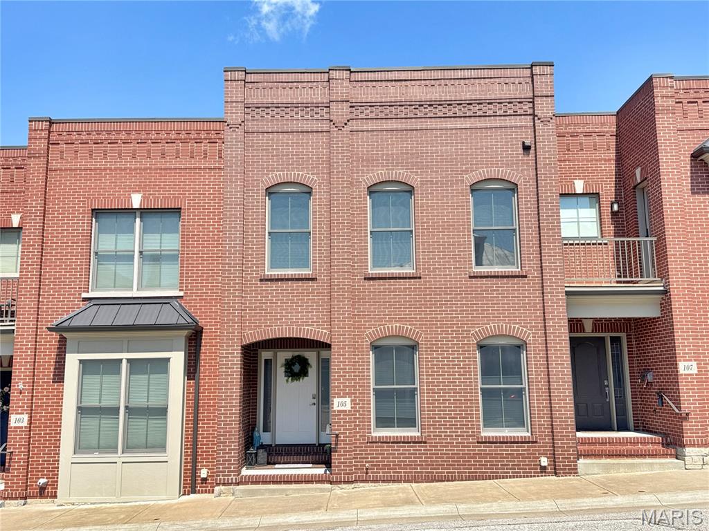 105 E Main Street — photo