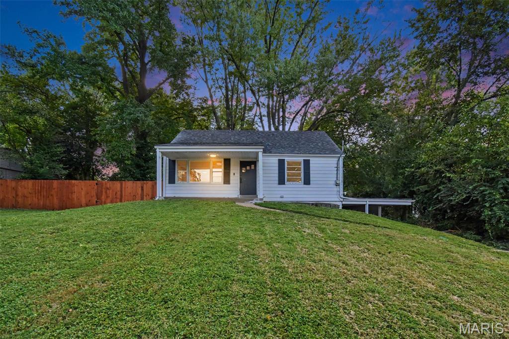 21 S Dellwood Avenue — photo