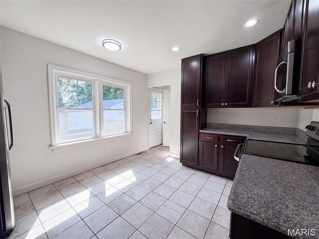 1320 Gahan Drive — photo