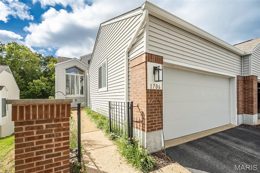1706 Ridgeview Circle Drive — photo