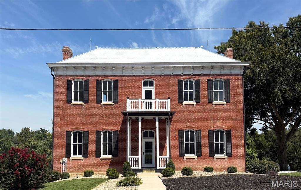 5589 Walnut Street — photo