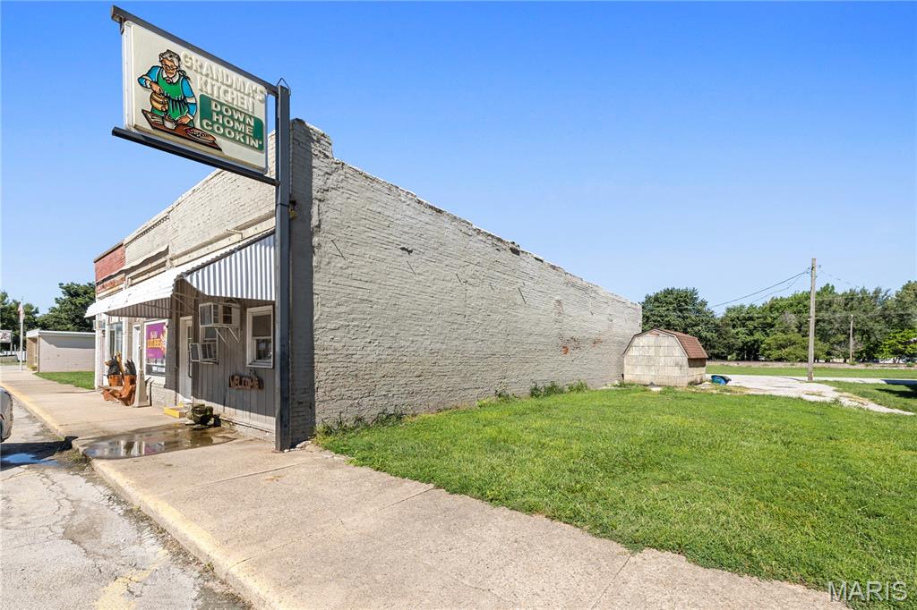 111 E State Street, Irving, IL 62051 — photo 3