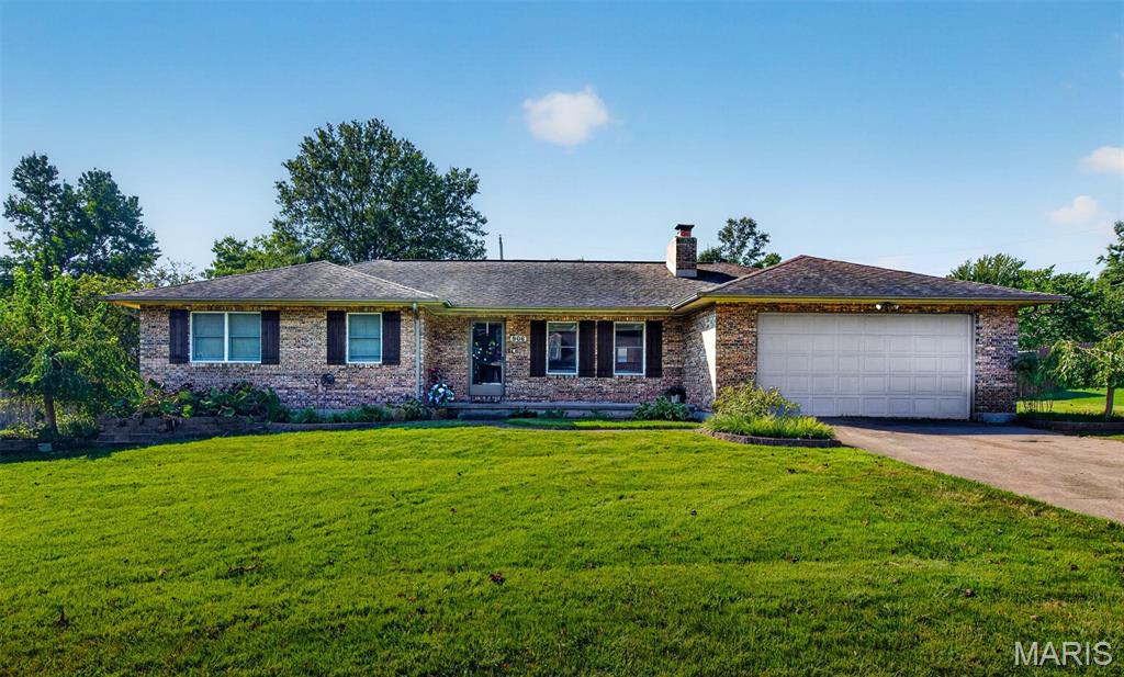 906 Laurel Drive — photo