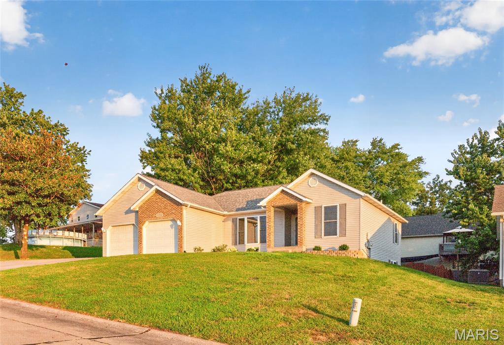 1052 Birdie Lane — photo