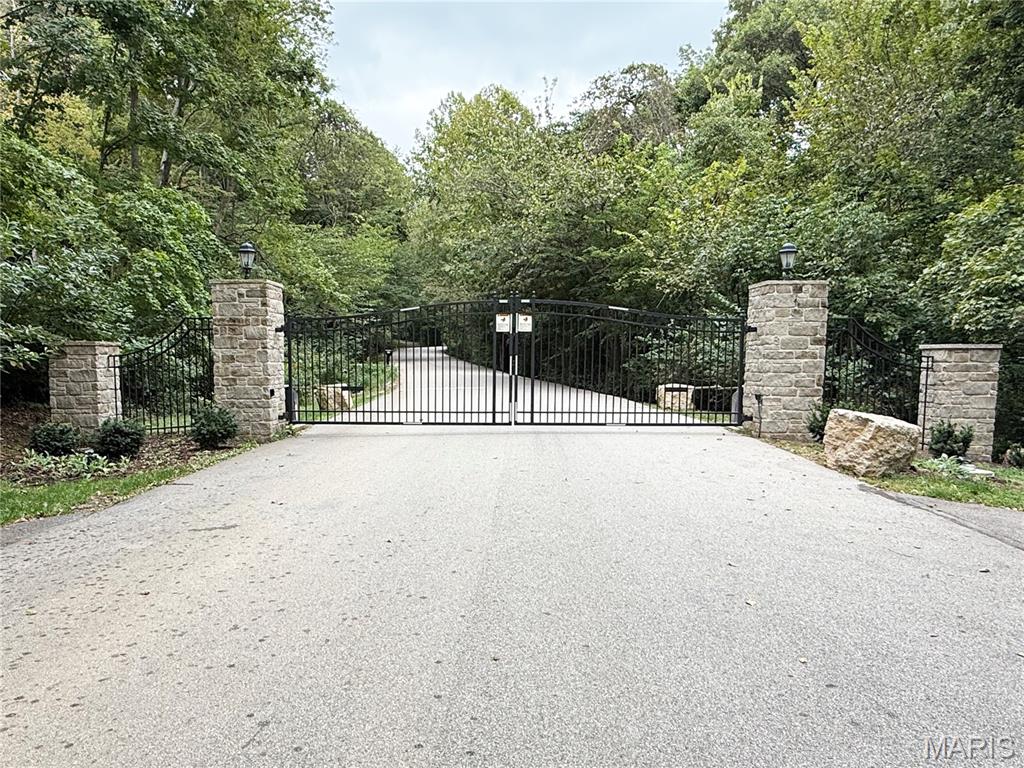 3406 Bluffs Drive, Eureka, MO 63025 — photo 2