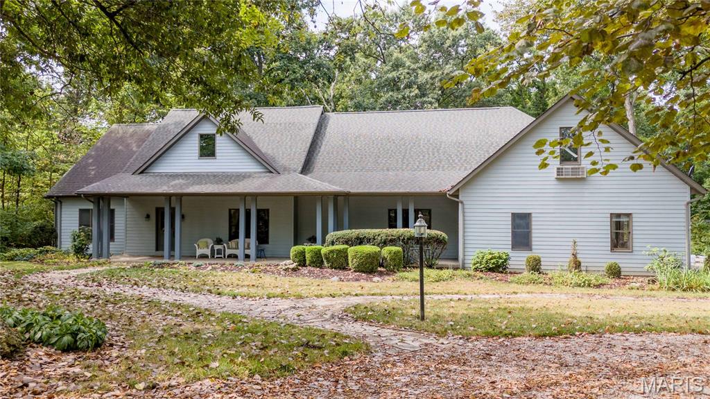 2809 Spring Drive — photo