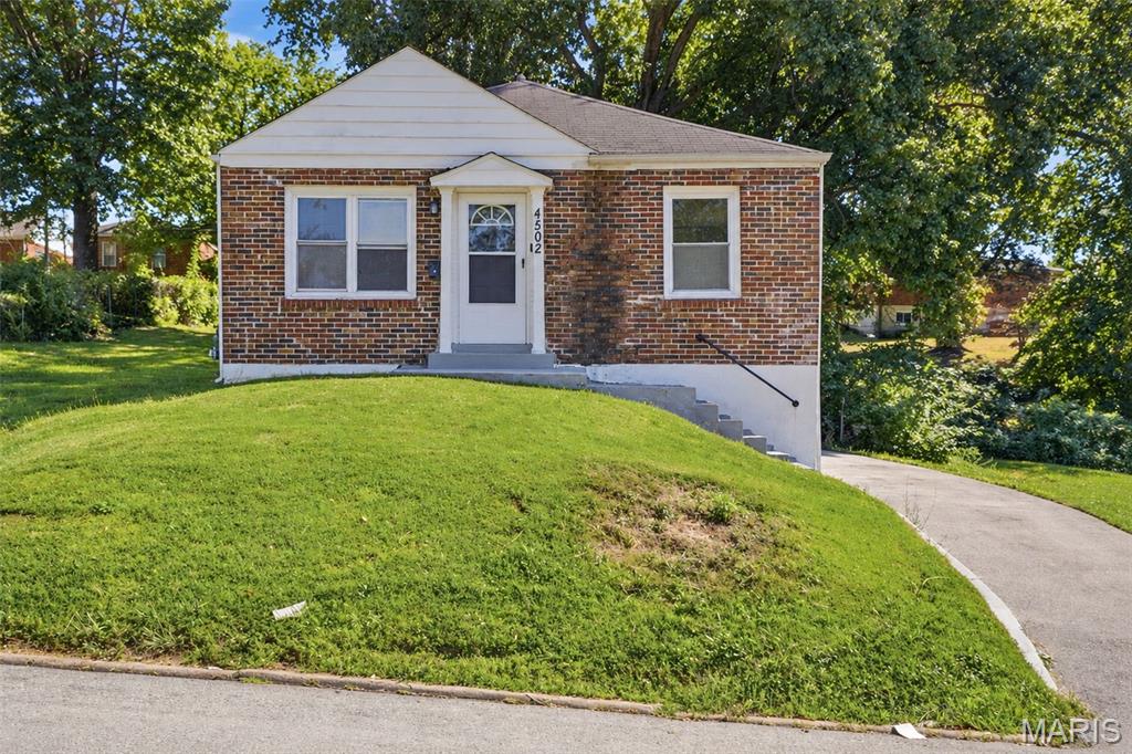 4502 June Avenue — photo