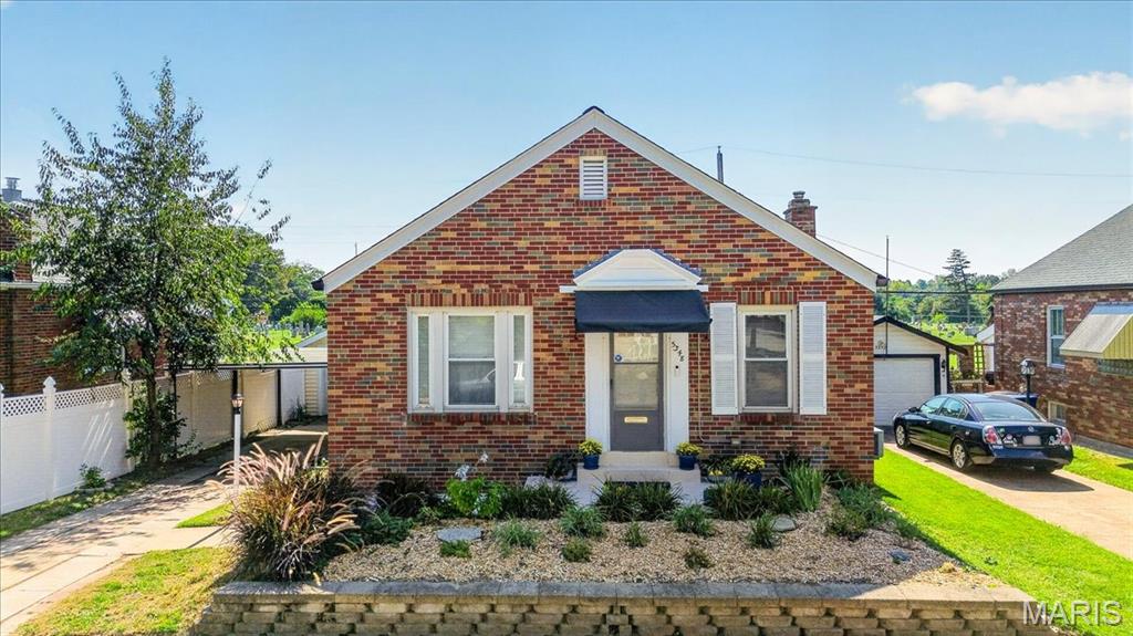 5348 Sunshine Drive — photo