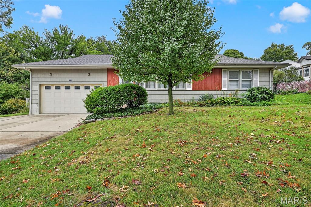 1472 Grant Road — photo