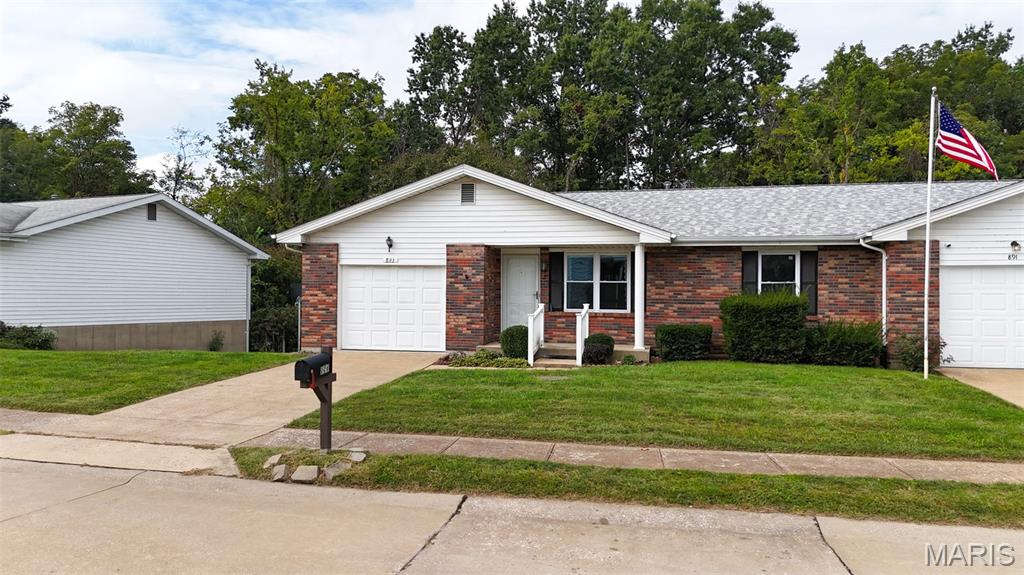 893 Woodridge Drive — photo