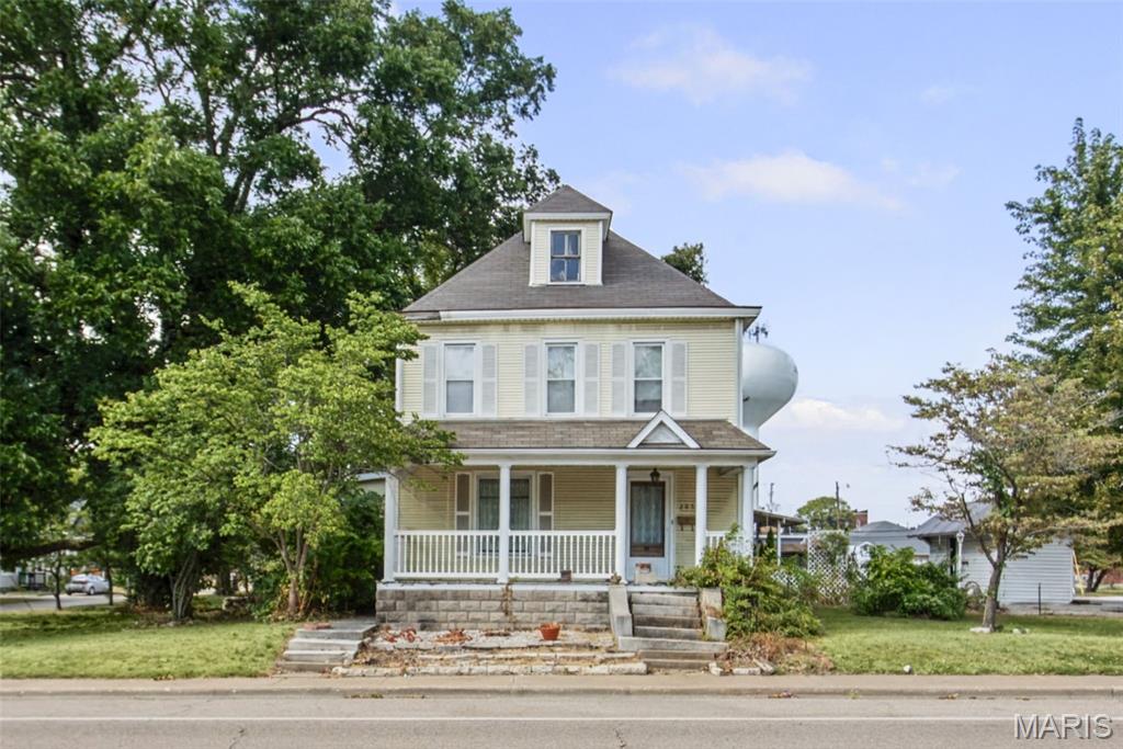 205 W Carpenter Street — photo