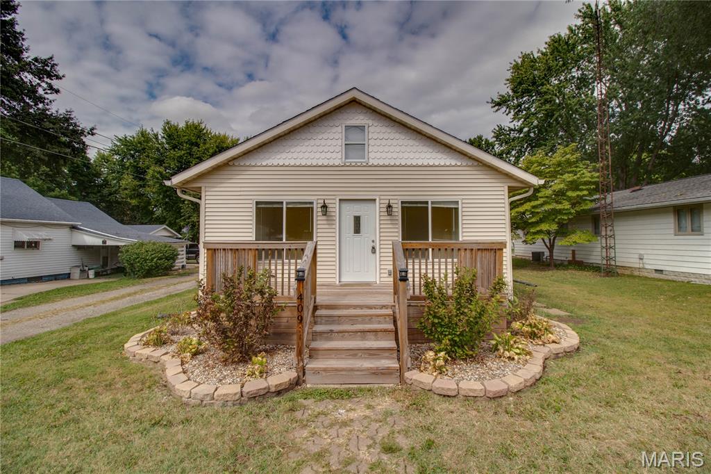 409 E Teak Street, Thayer, IL 62689 — photo 2
