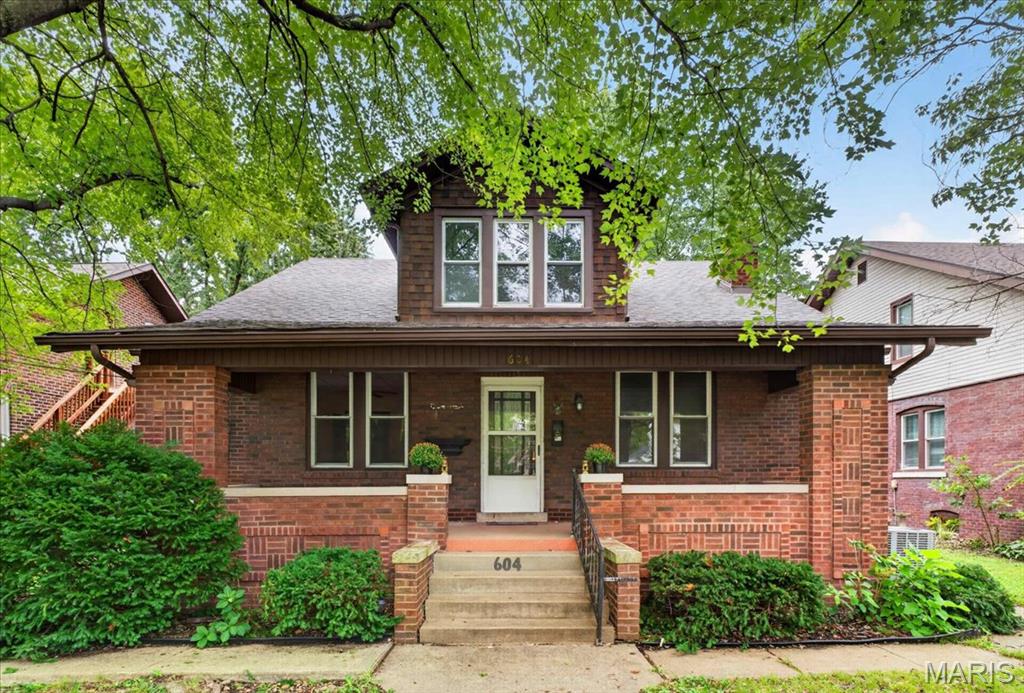 604 Sycamore Street — photo