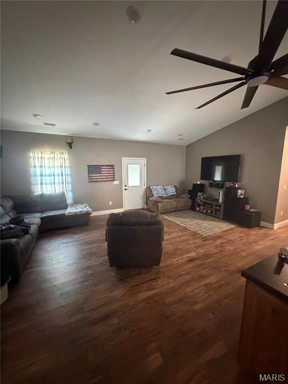 Home in Poplar Bluff, MO 63901 — photo 3