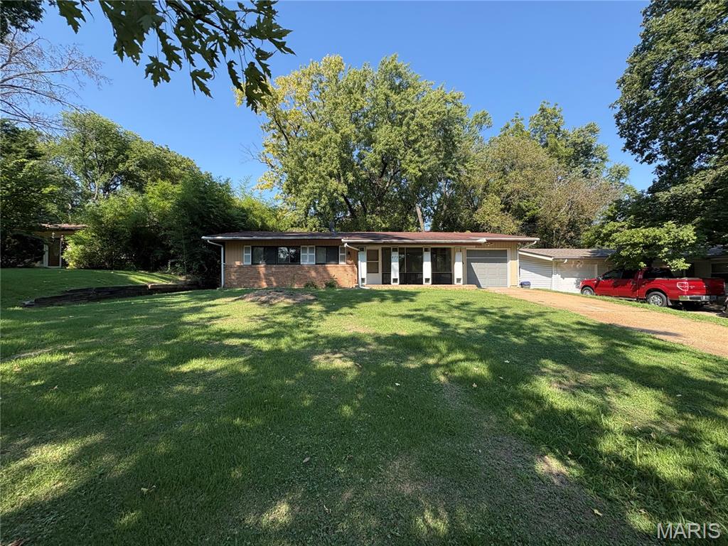 475 Waterford Drive — photo