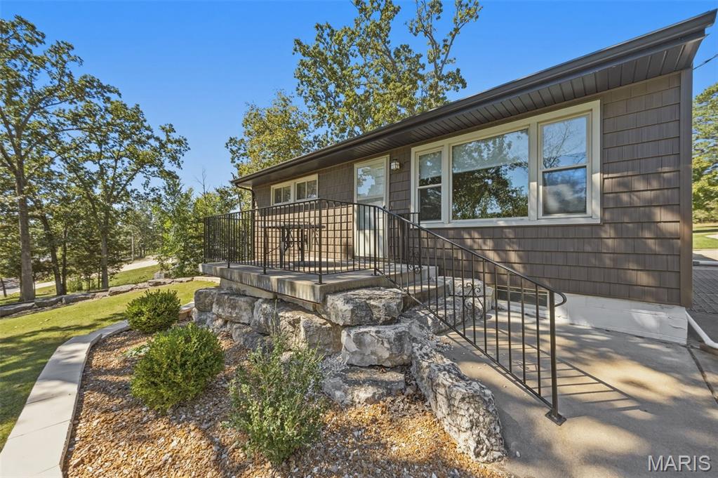 5985 N Lakeshore Drive — photo