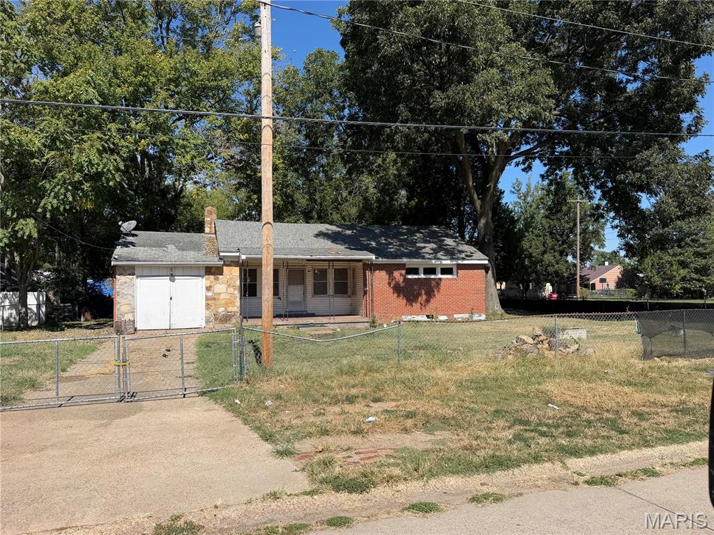 902 Ruth Street — photo