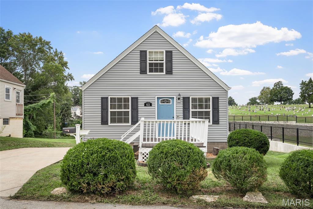 613 Schaefer Place — photo
