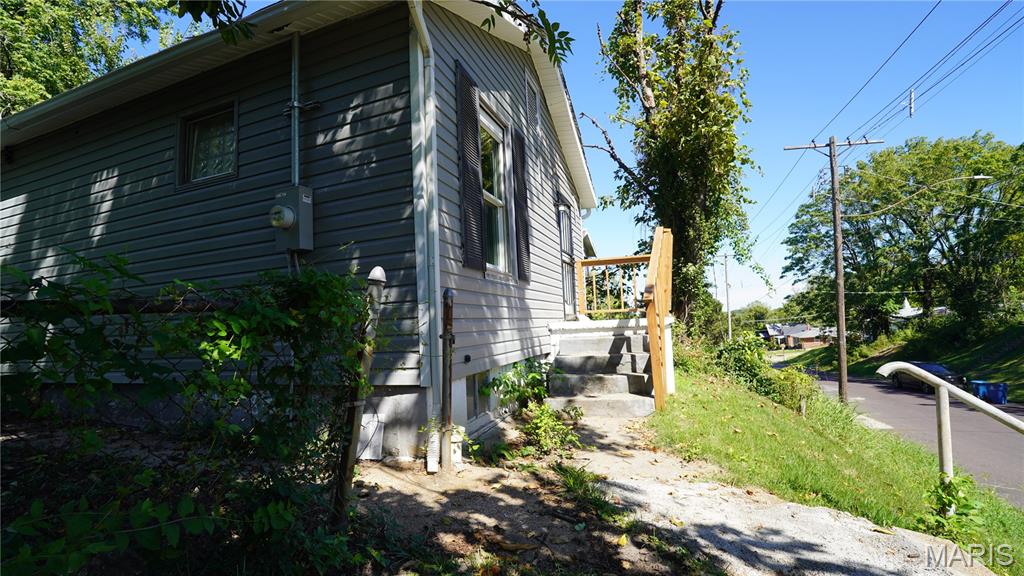 5457 Helen Avenue — photo