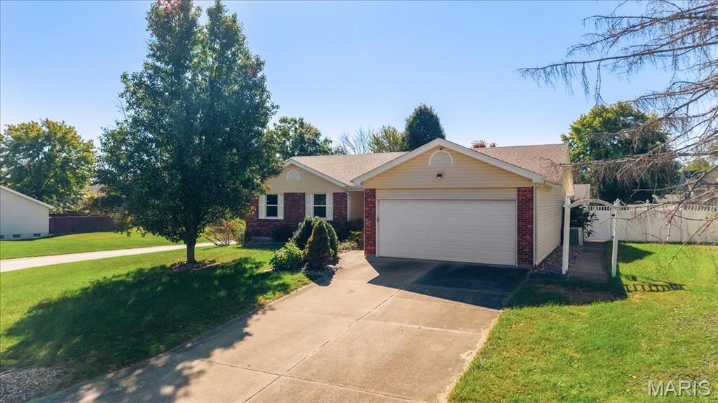 935 W Weybridge Court — photo