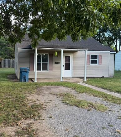 913 Mott — photo