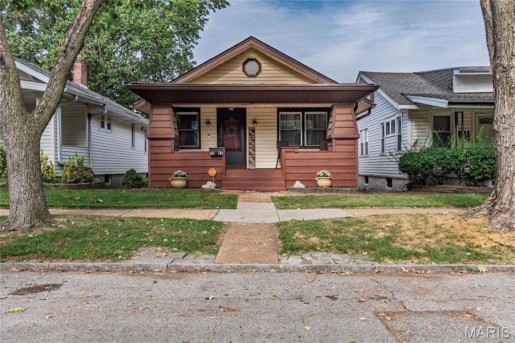 5047 Dewey Avenue — photo
