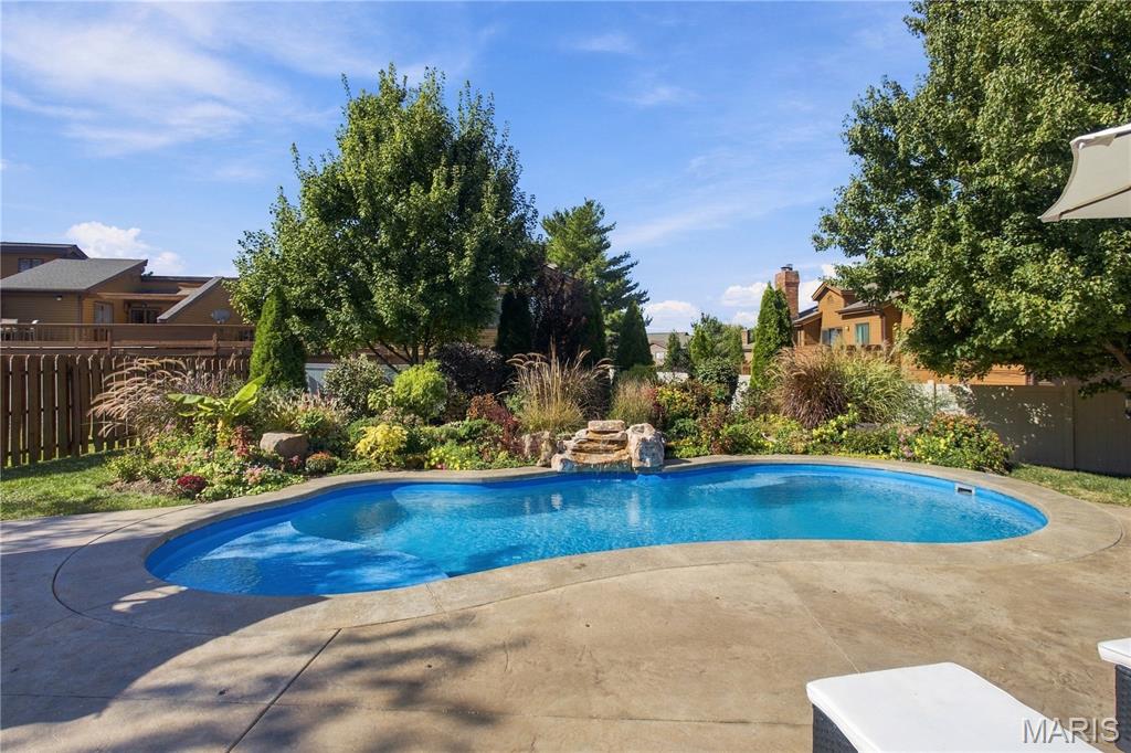 733 Cedar Glen Drive, Weldon Spring, MO 63304 — photo 2
