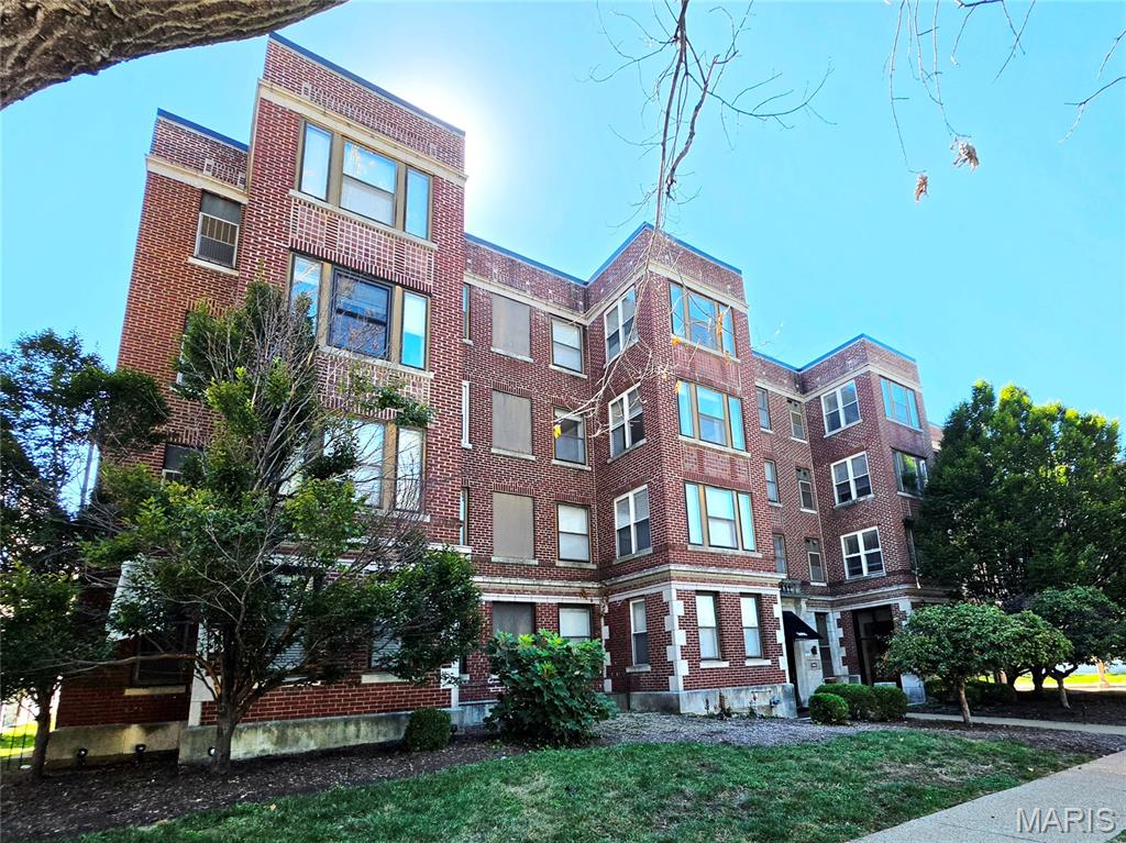 5696 Kingsbury Avenue 303 — photo