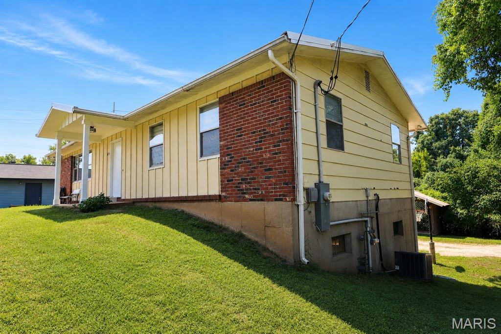 5904 Starlight Drive, High Ridge, MO 63049 | Realty.com